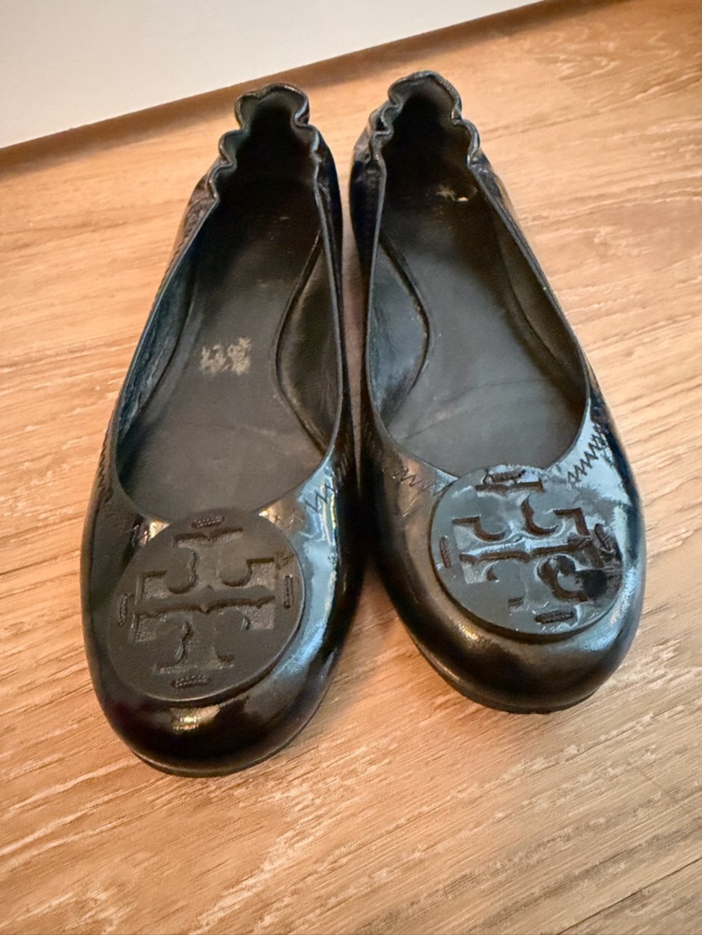 Tory Burch Black Logo Round-Toe Ballet Flats